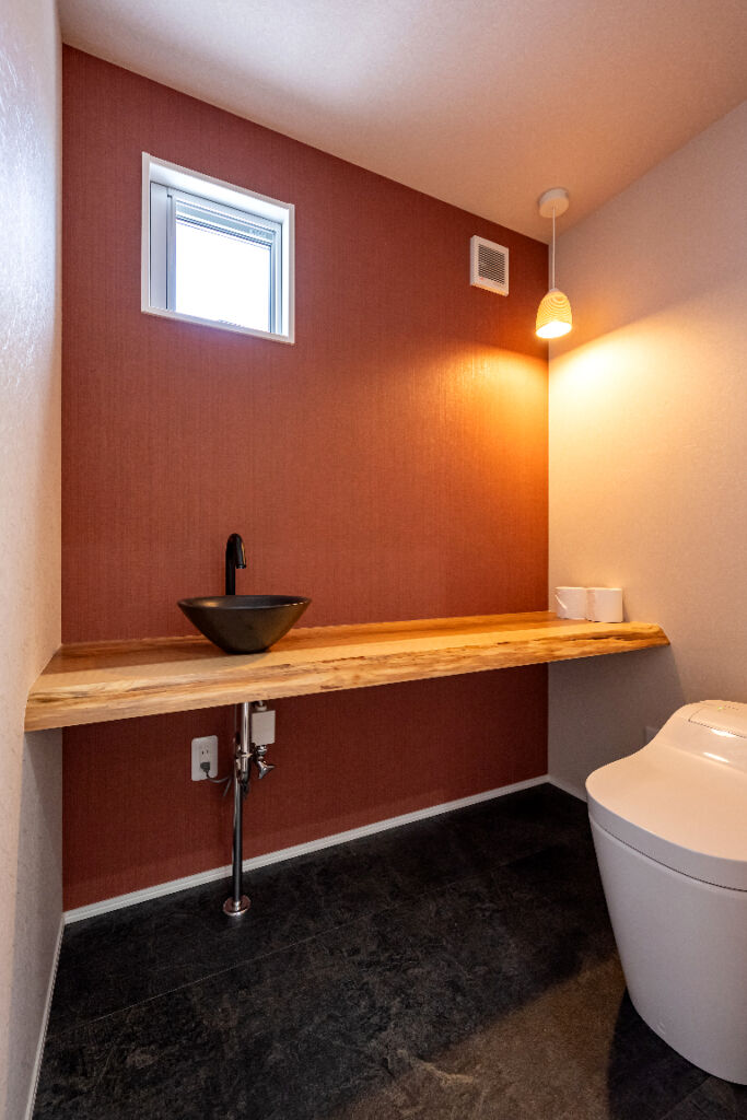 ｶﾞﾙﾊﾞﾘｳﾑの波板とホワイトの家 | デザイン住宅の株式会社ぶすじま建設