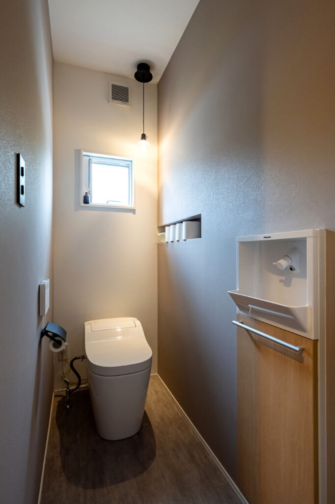 ｶﾞﾙﾊﾞﾘｳﾑの波板とホワイトの家 | デザイン住宅の株式会社ぶすじま建設